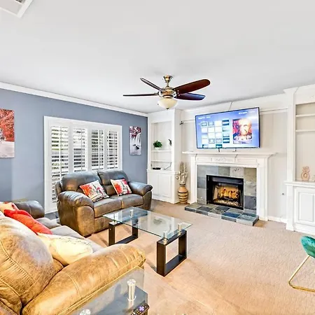 5 Bedroom W/ Pool, Close To Six Flags, Cowboy Stadium, Globe Life Field
